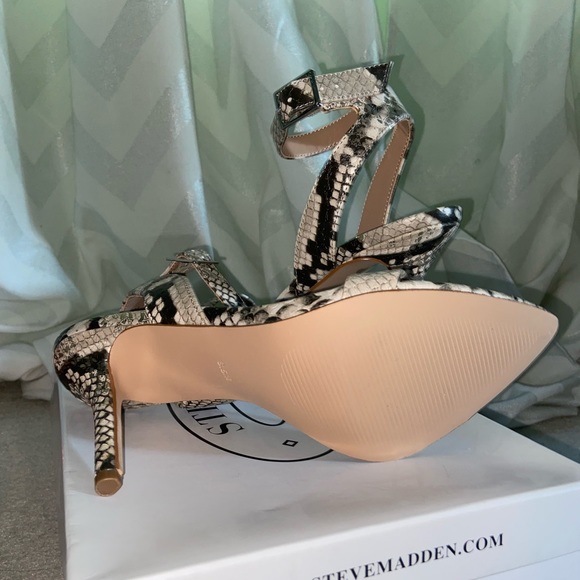 Gold Snake Heels - Picture 3 of 3